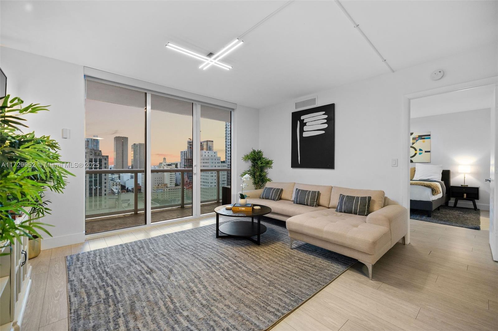 50 Biscayne Blvd # 1911