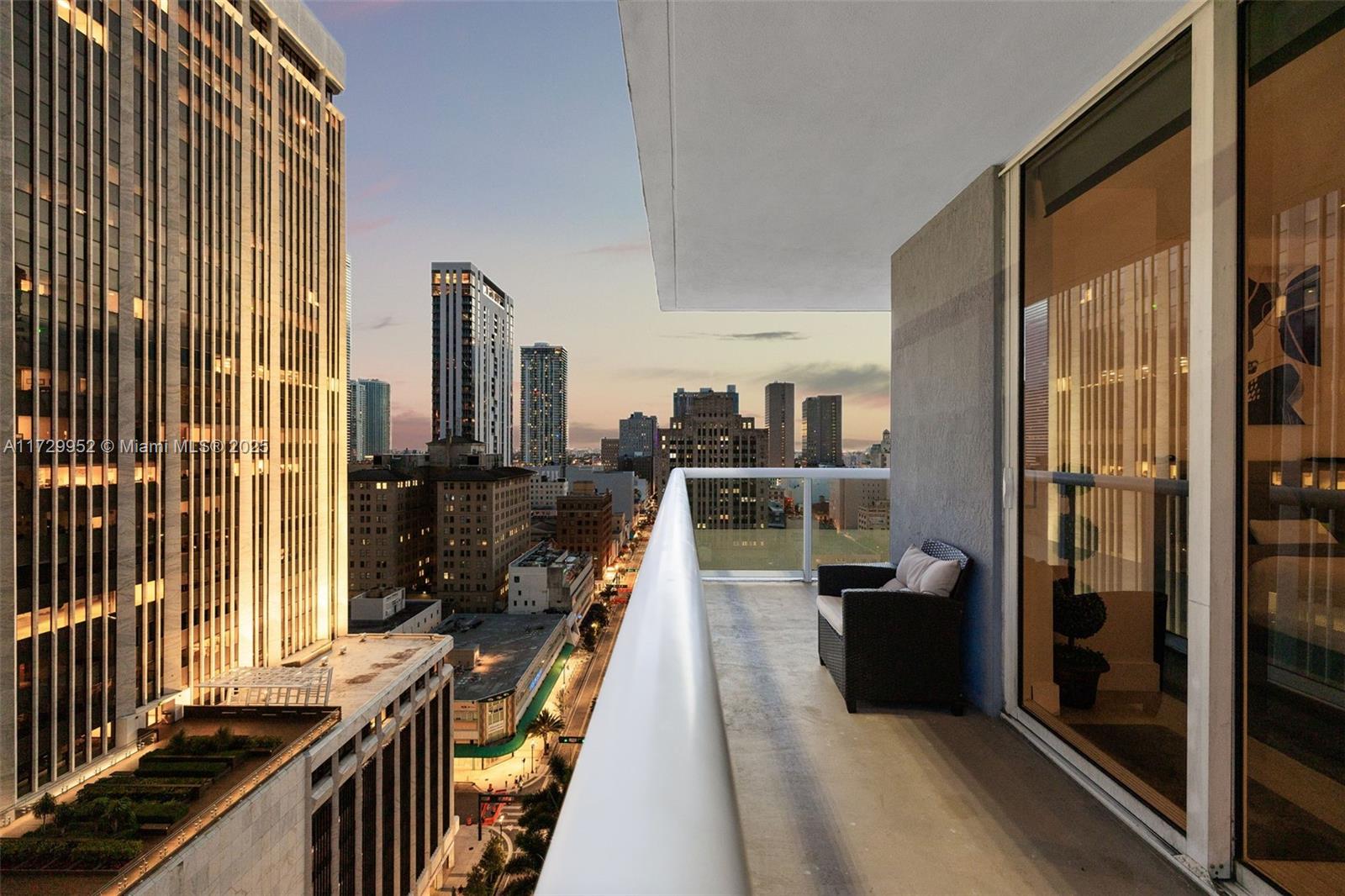 50 Biscayne Blvd # 1911