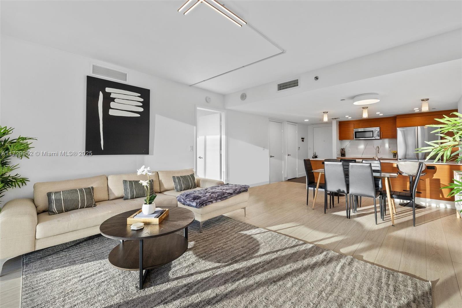 50 Biscayne Blvd # 1911