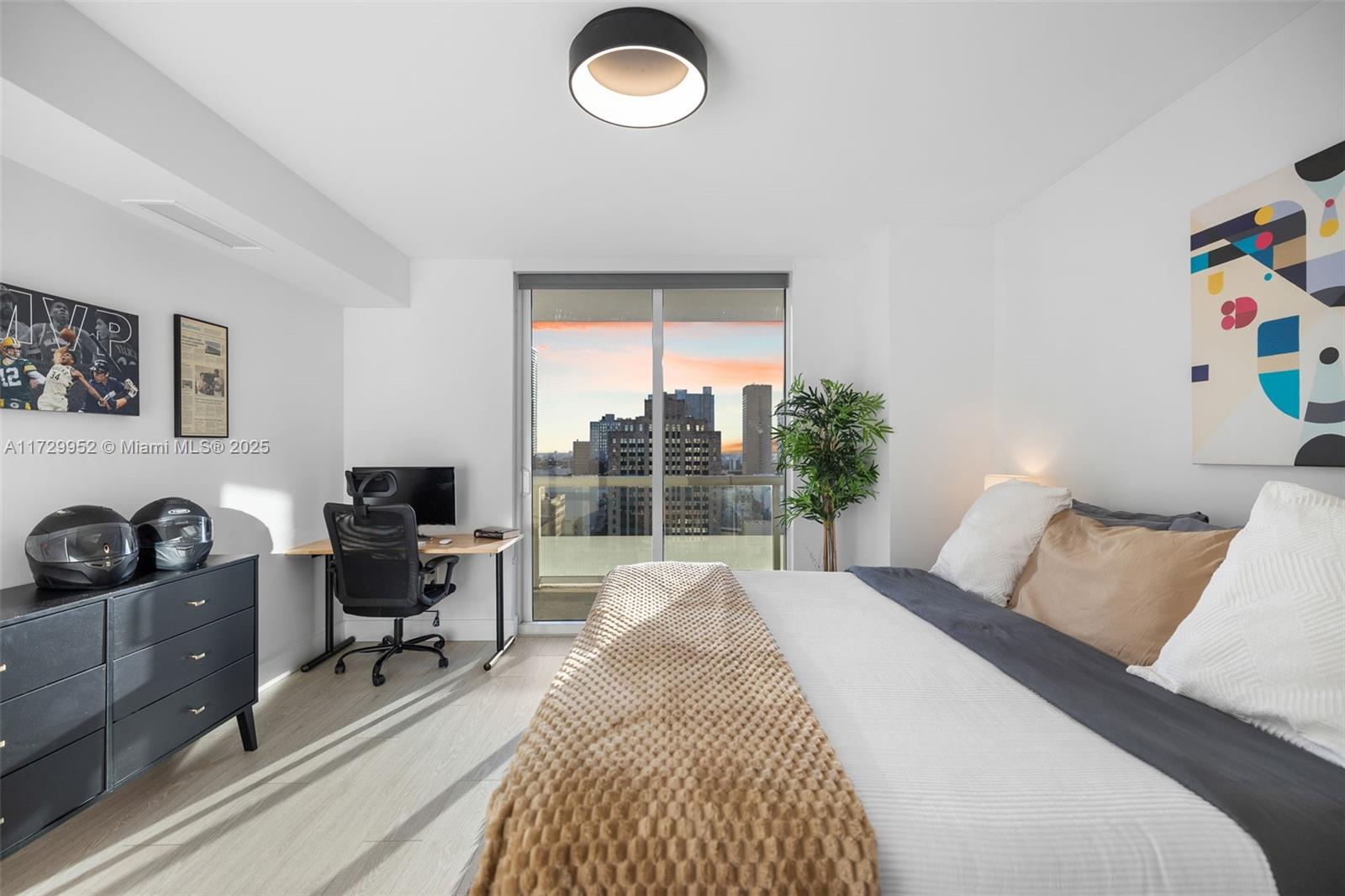 50 Biscayne Blvd # 1911