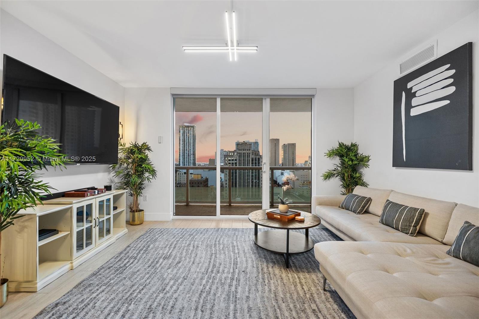 50 Biscayne Blvd # 1911