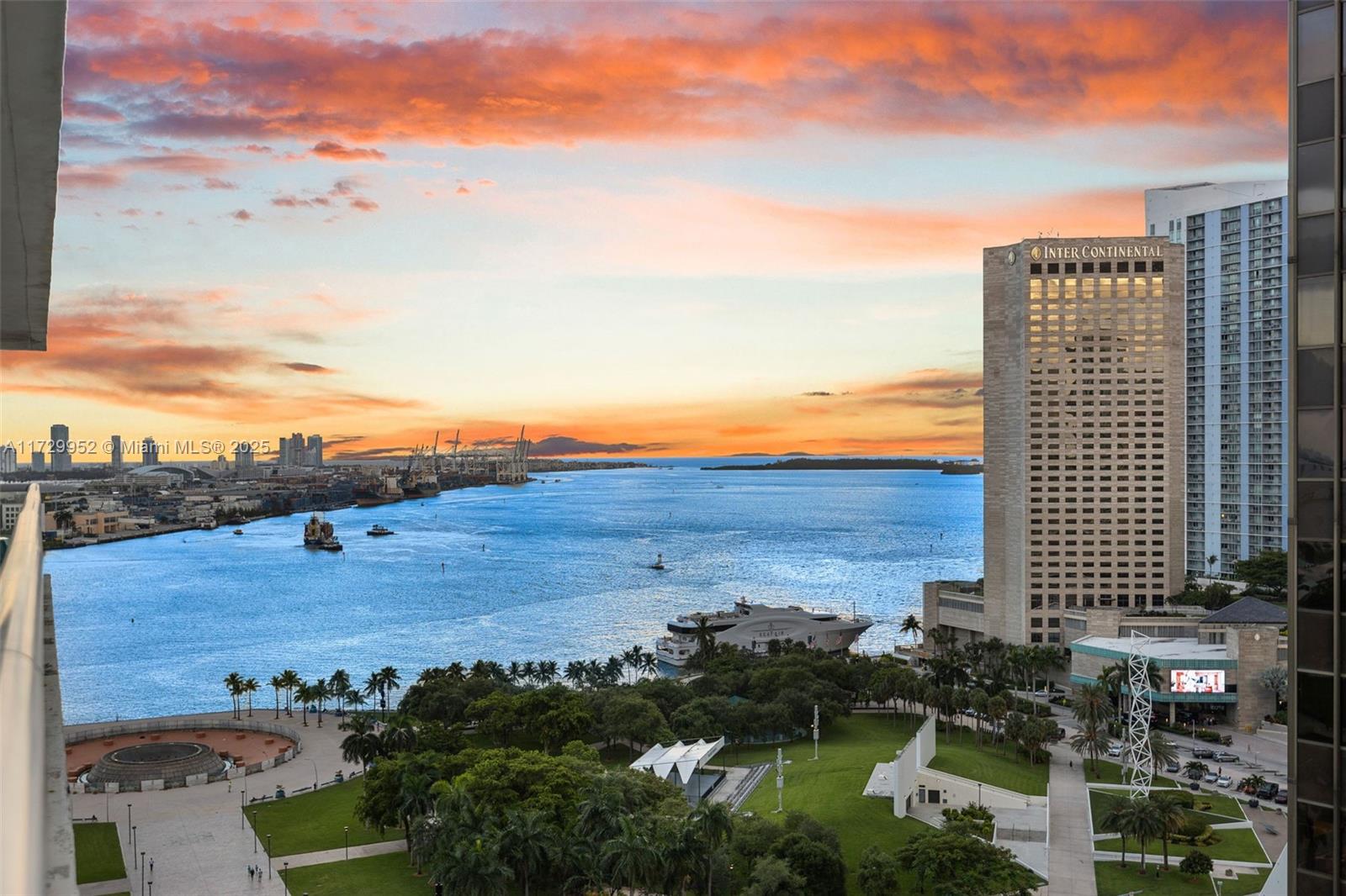 50 Biscayne Blvd # 1911