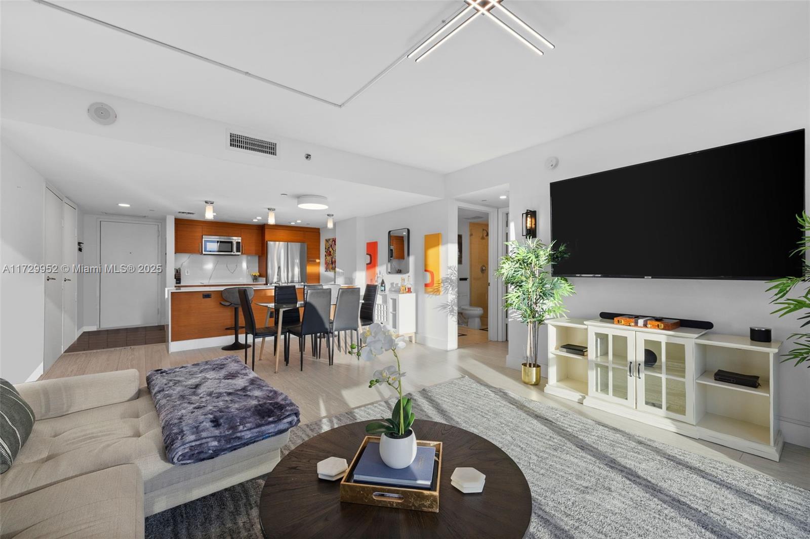 50 Biscayne Blvd # 1911