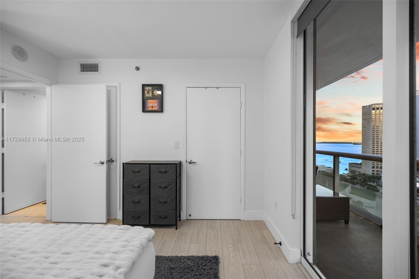 50 Biscayne Blvd # 1911