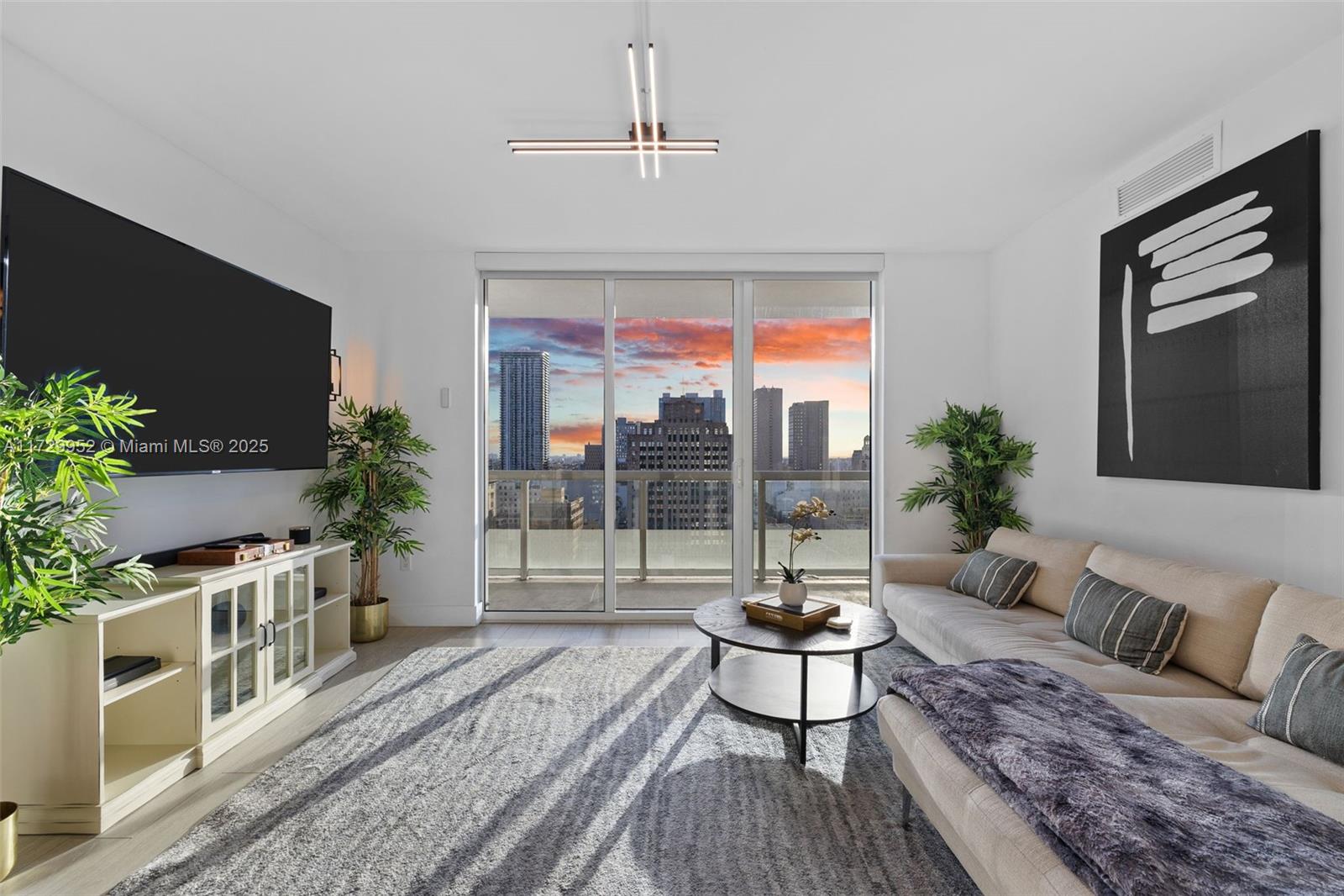 50 Biscayne Blvd # 1911