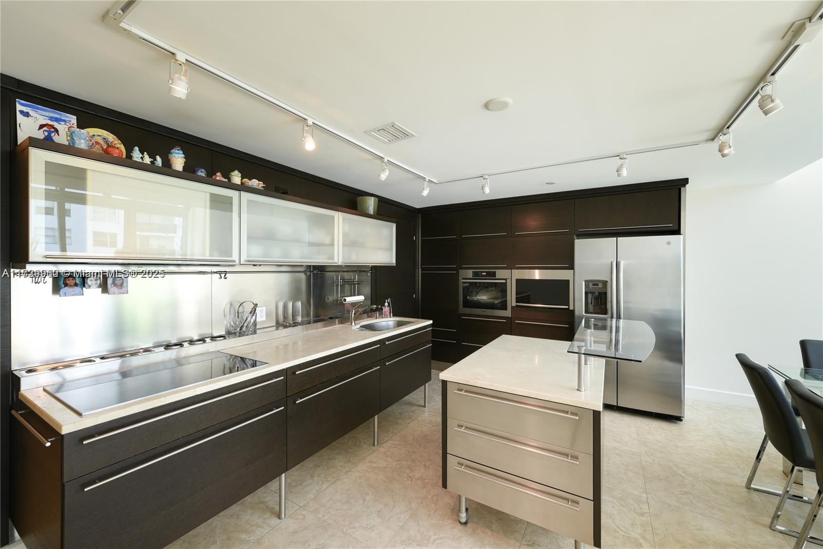 6000 Collins Ave # 505