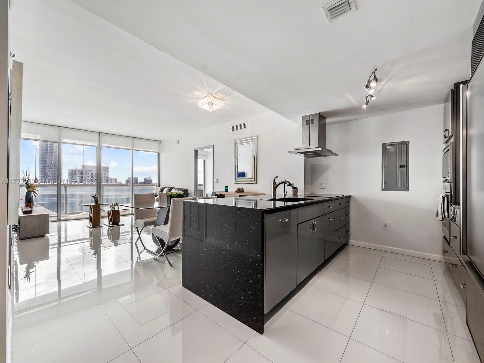 495 Brickell Ave # 5203