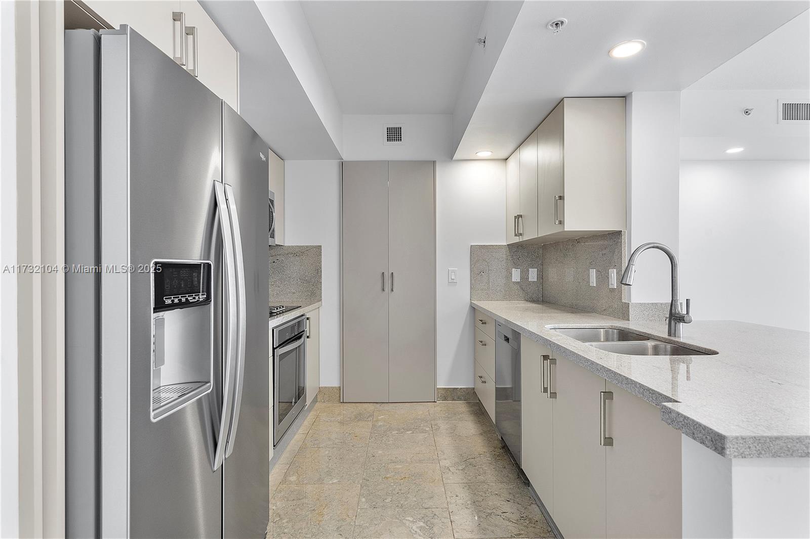 335 S Biscayne Blvd # 2207