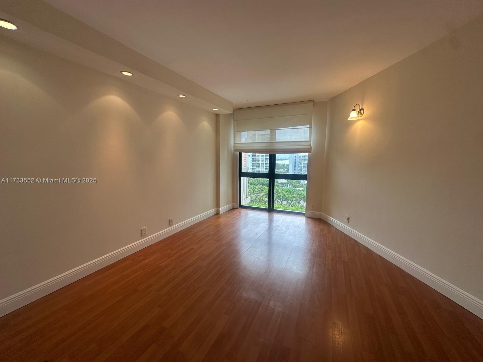 1121 Crandon Blvd # E904