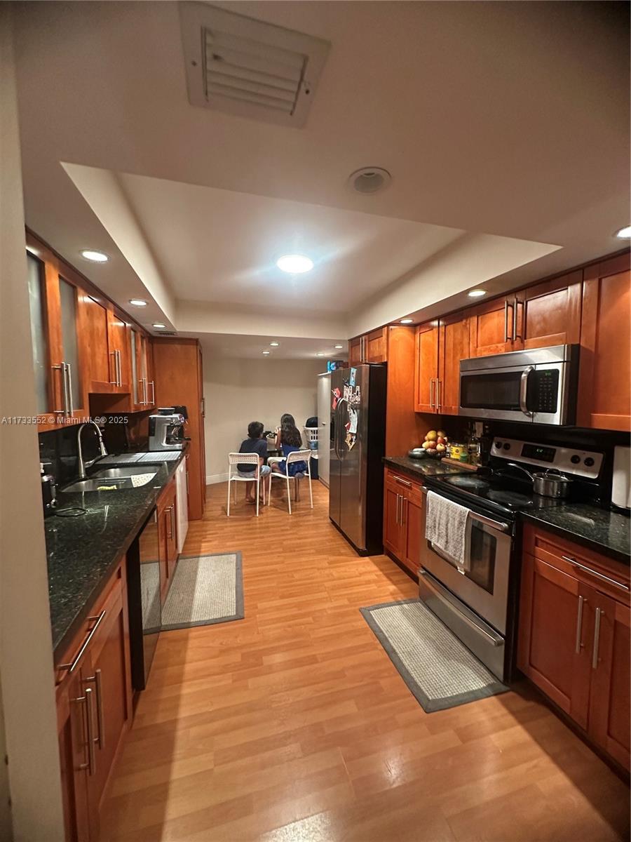 1121 Crandon Blvd # E904