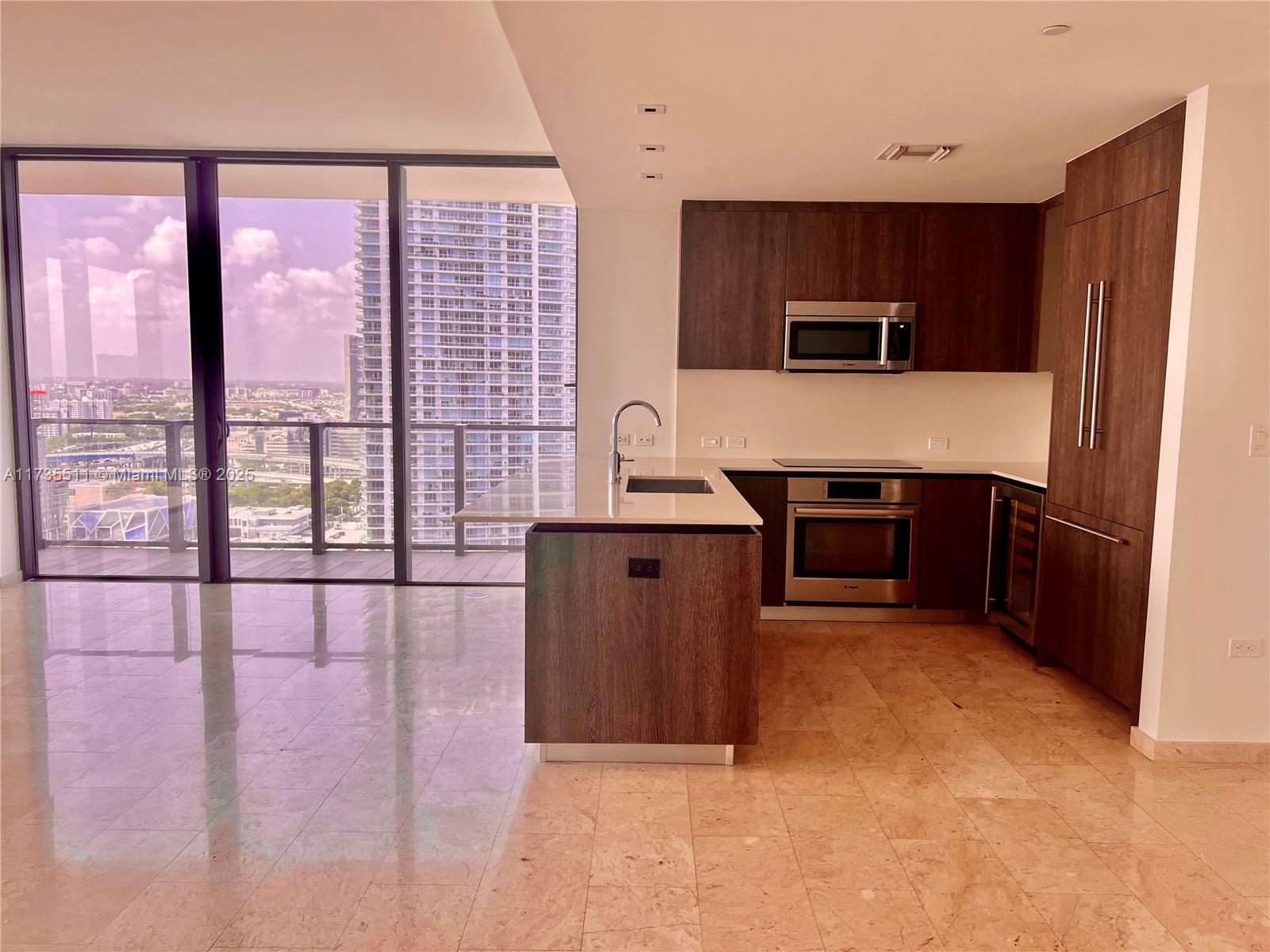 88 SW 7th St # 2012
