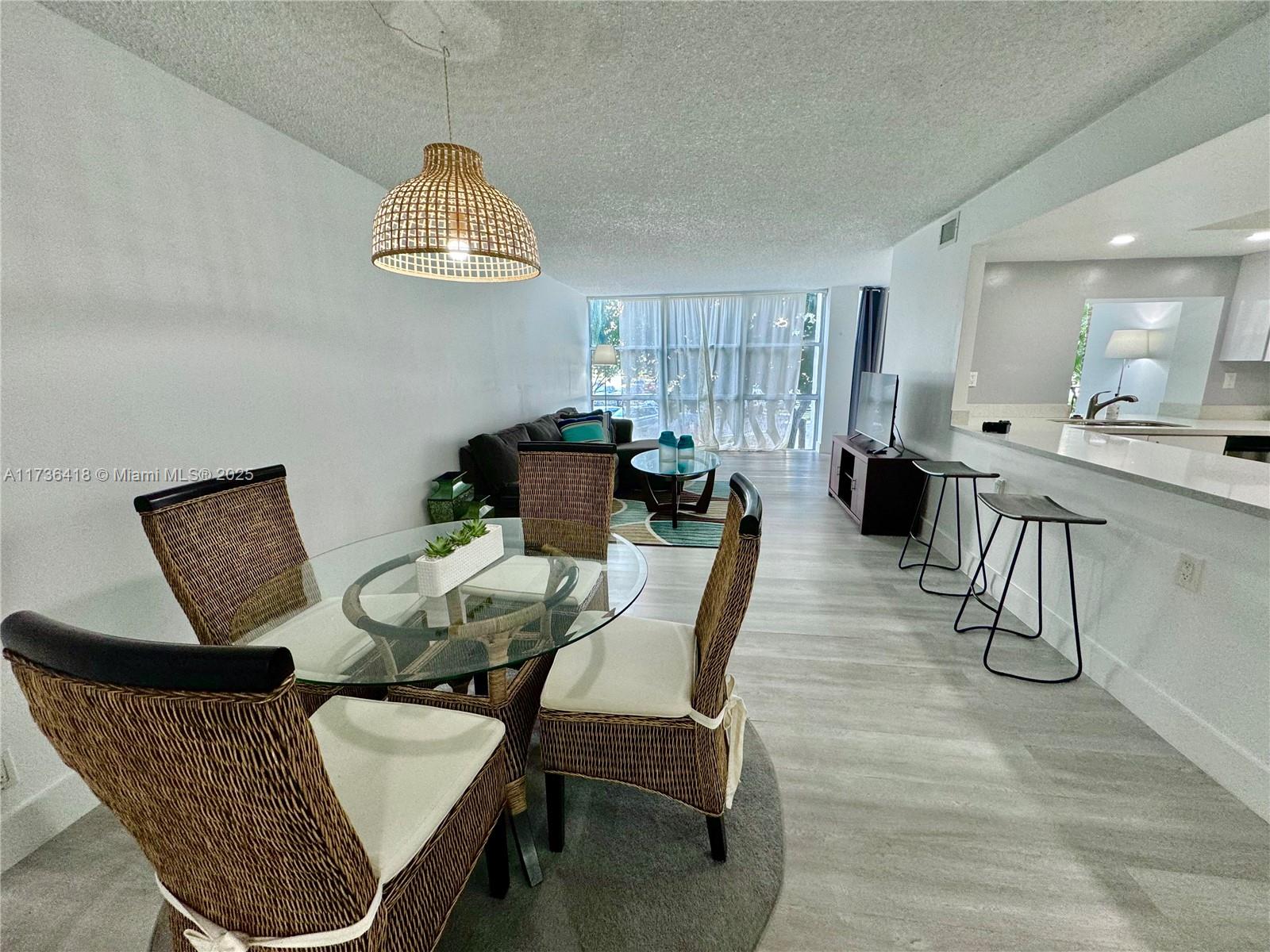 1000 Parkview Dr # 202