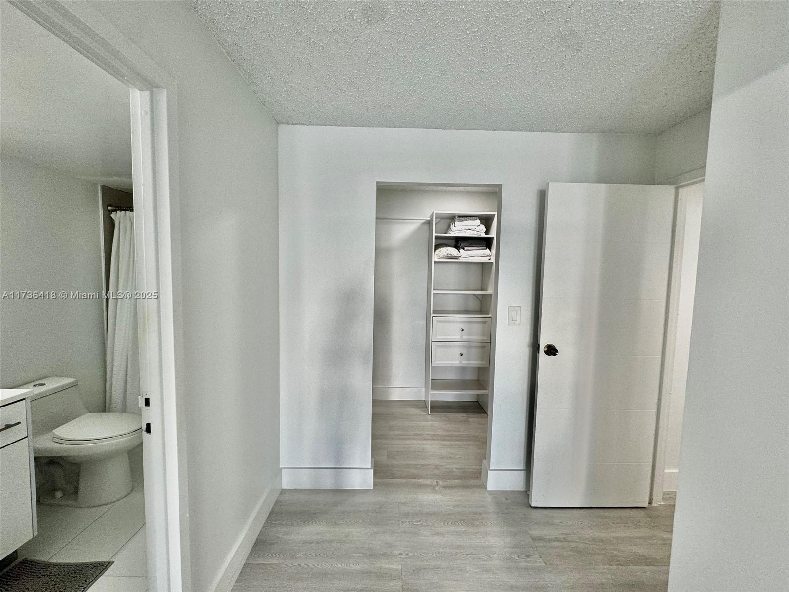 1000 Parkview Dr # 202