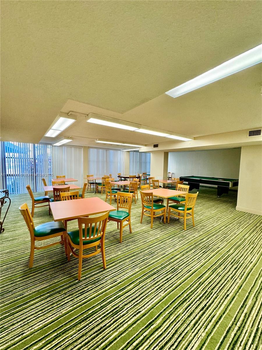 1000 Parkview Dr # 202