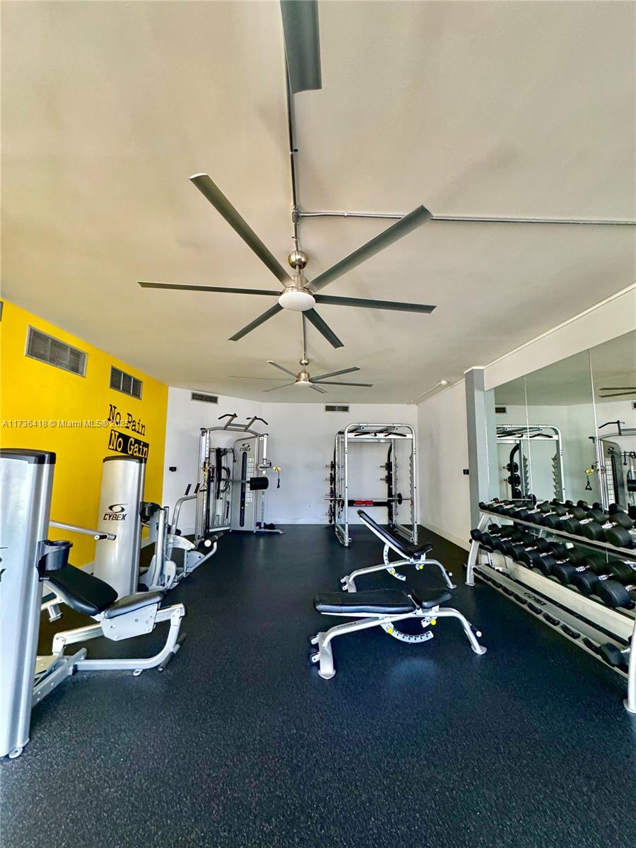 1000 Parkview Dr # 202