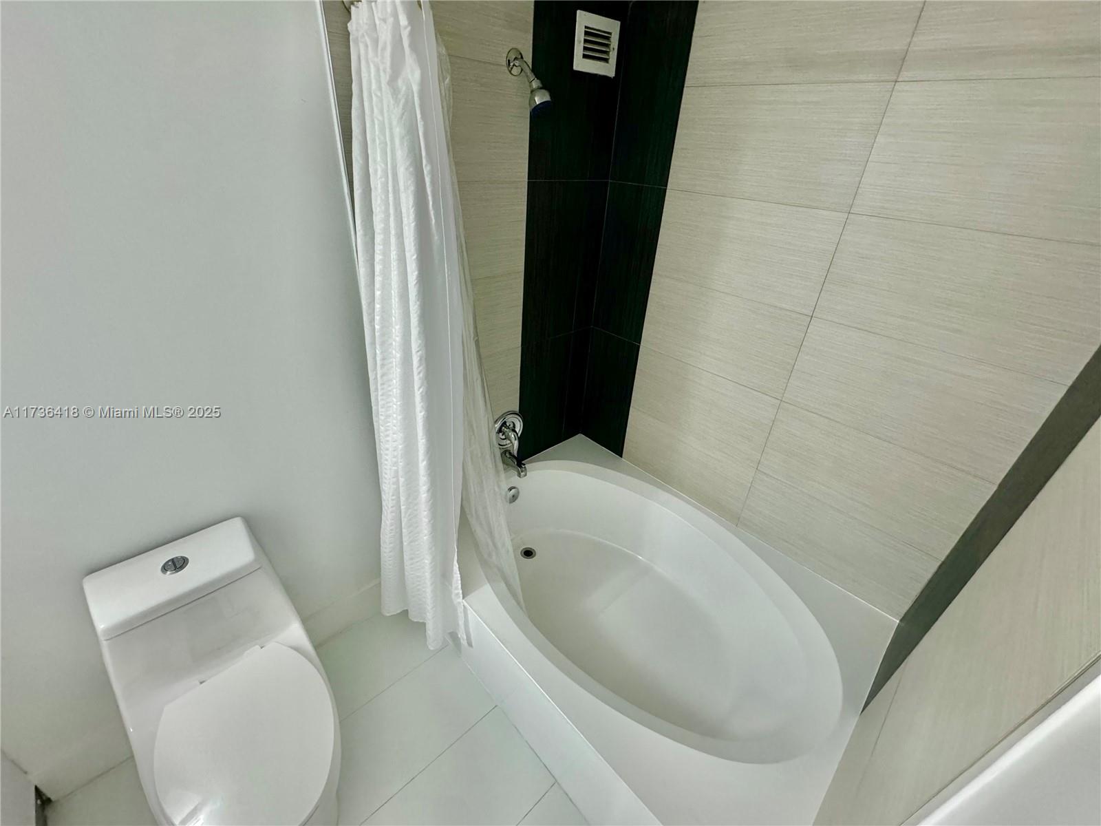 1000 Parkview Dr # 202