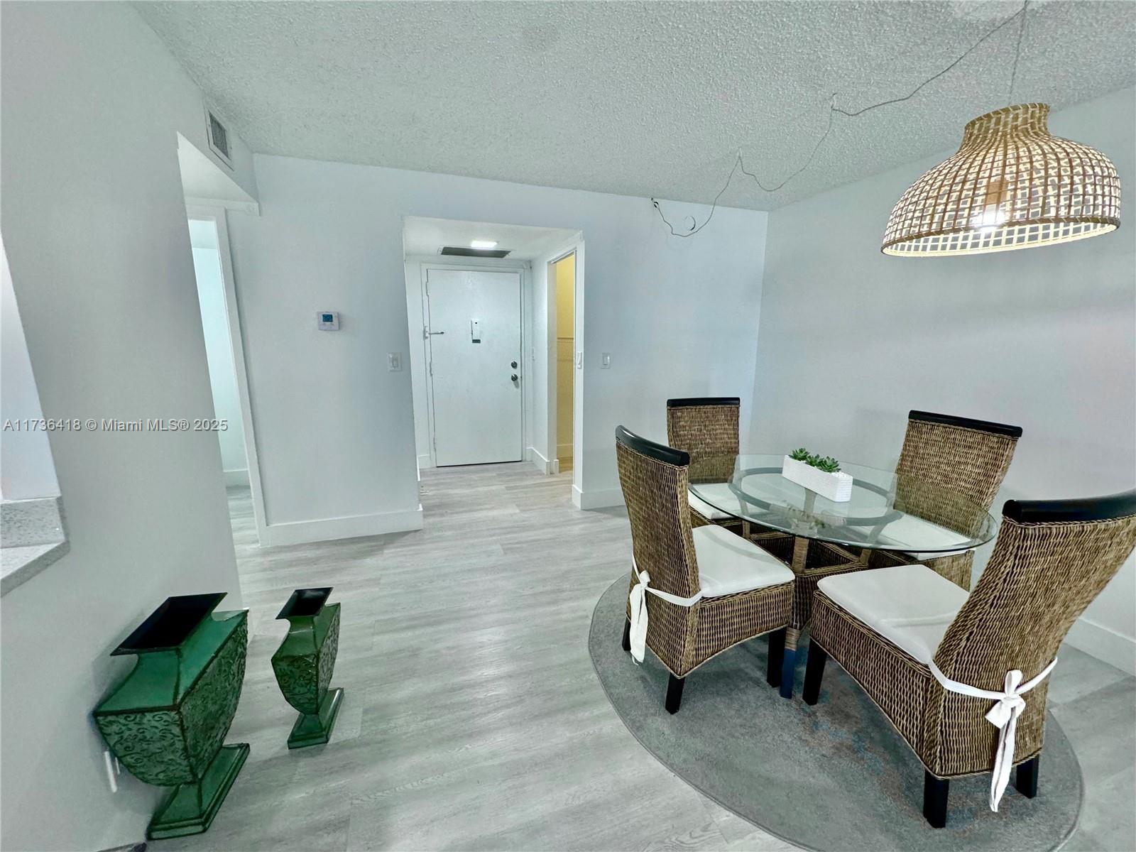 1000 Parkview Dr # 202