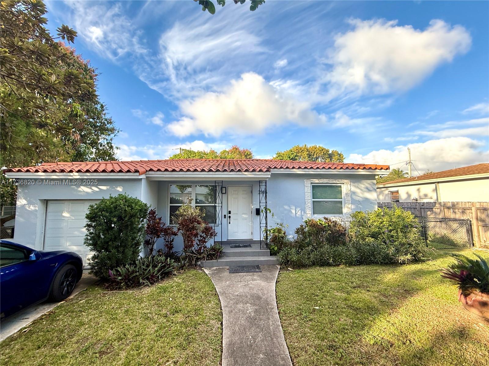 2185 SW 26th St