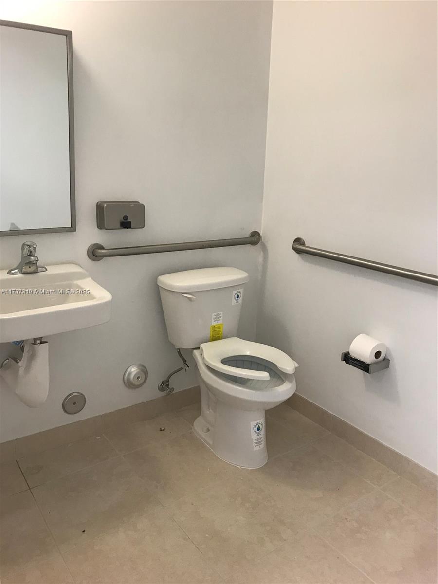 8465 W Oakland Park Blvd # 8465