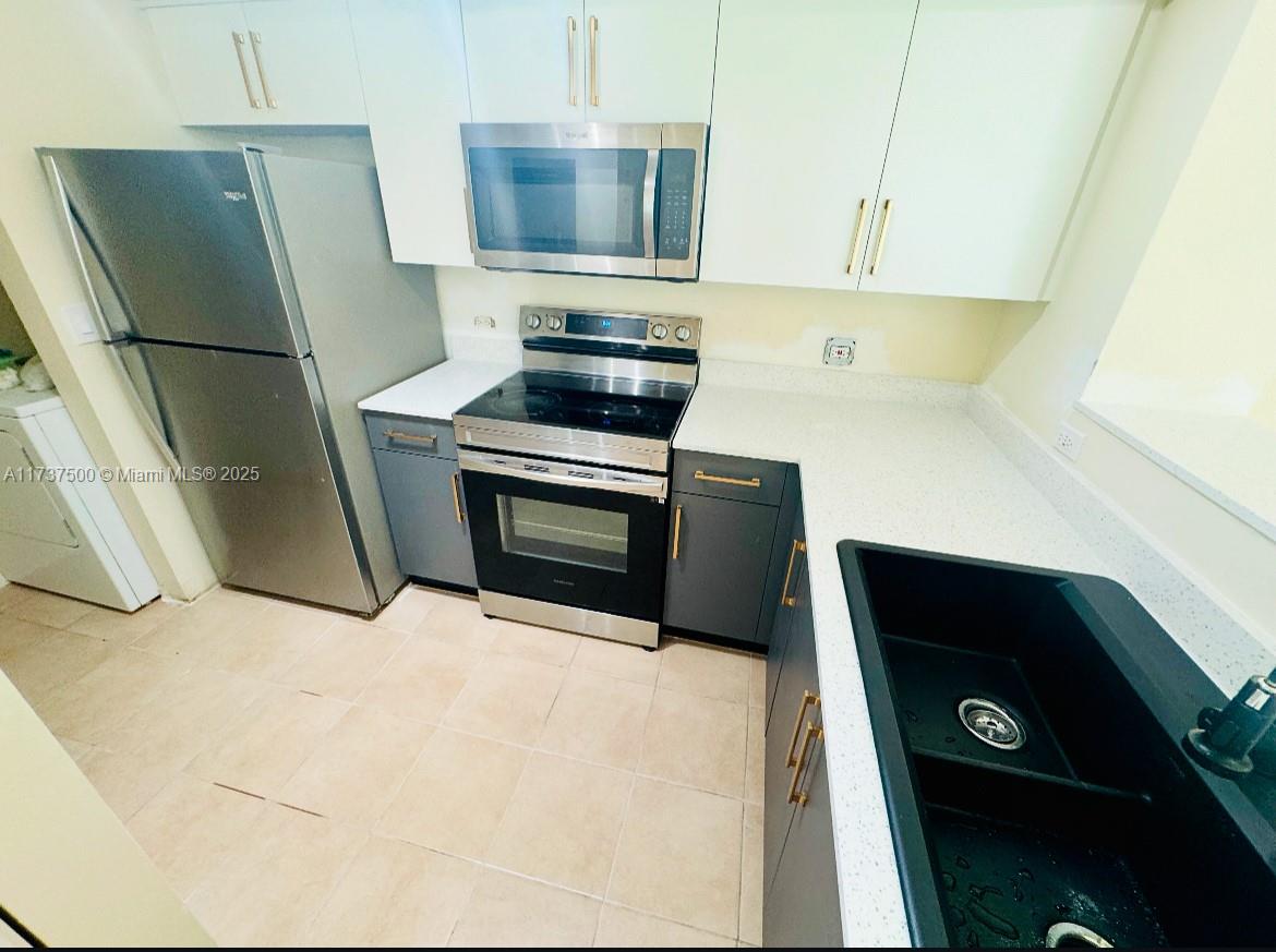 11145 SW 6th St # 303