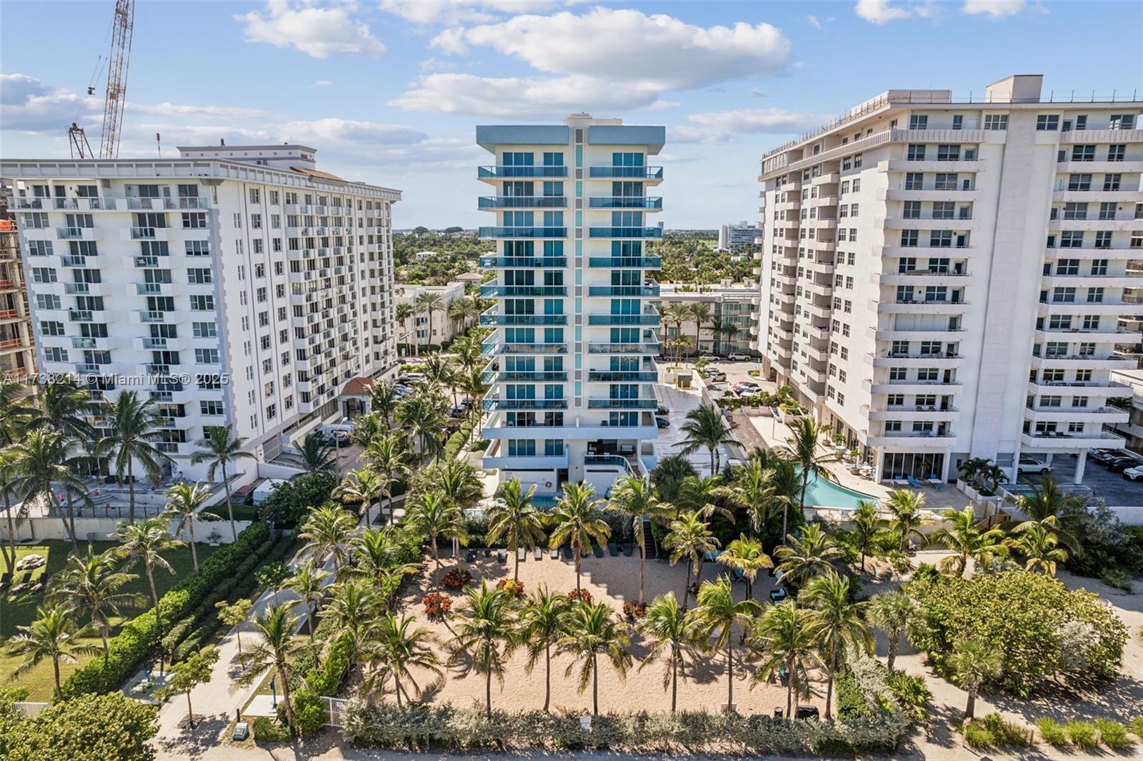 9201 Collins Ave # 821