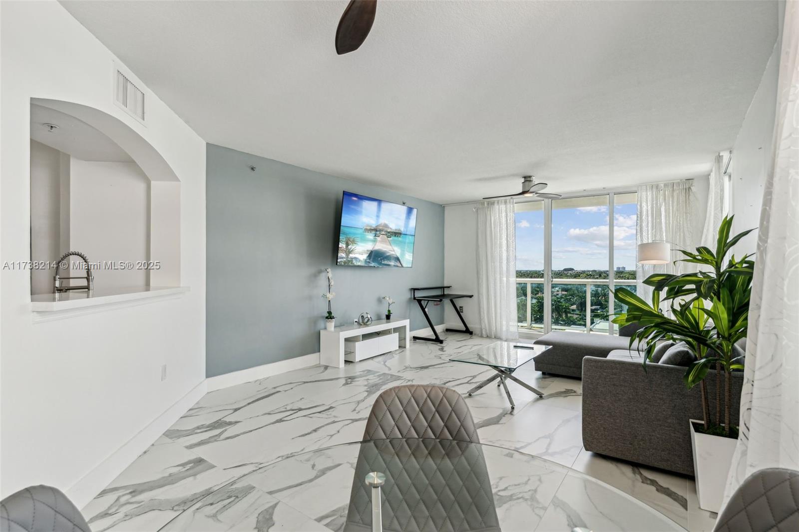 9201 Collins Ave # 821
