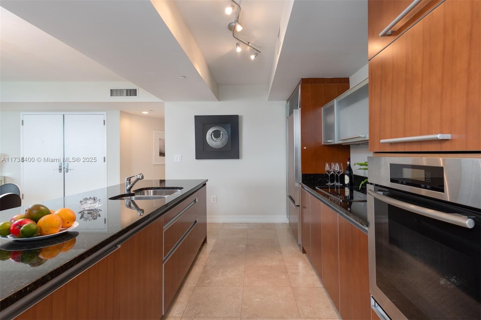 17201 Collins Ave # 1604
