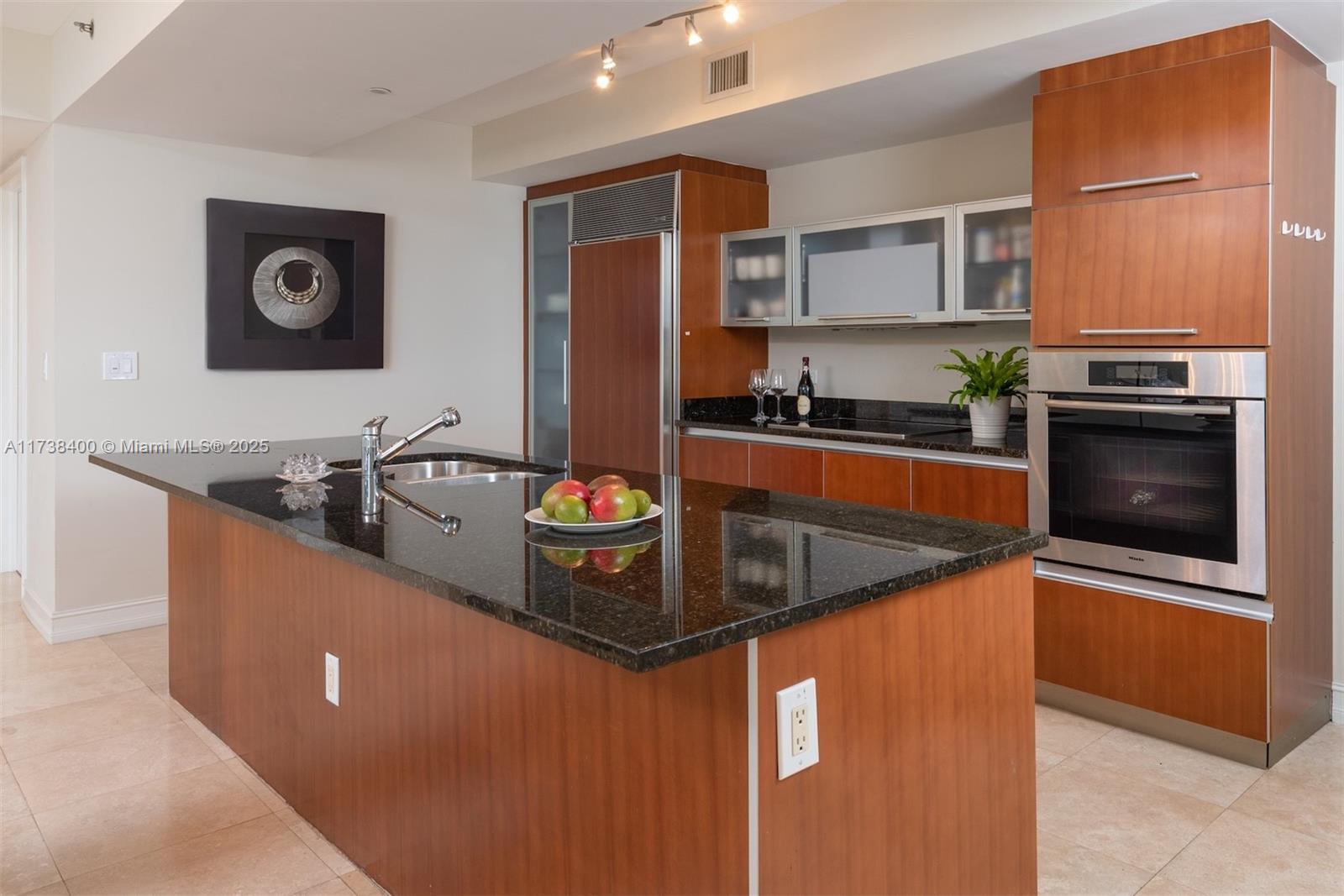 17201 Collins Ave # 1604