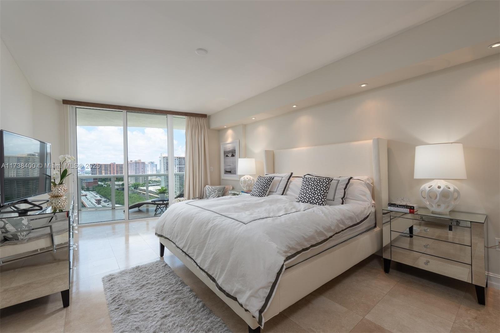 17201 Collins Ave # 1604