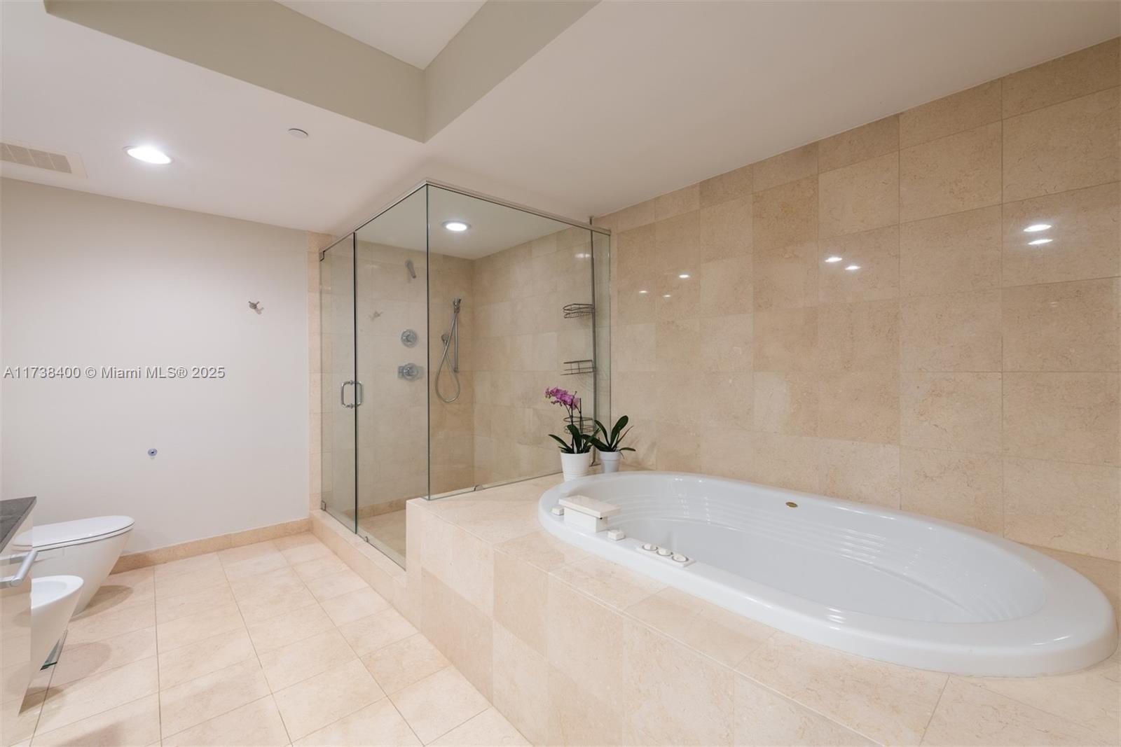 17201 Collins Ave # 1604
