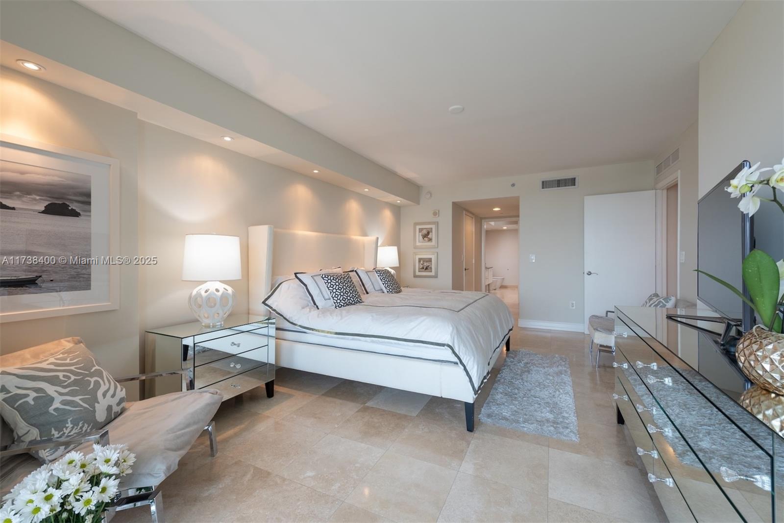 17201 Collins Ave # 1604