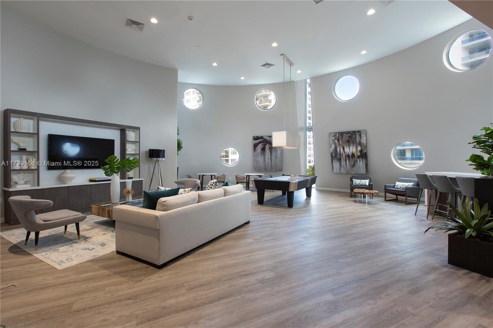 6000 Collins Ave # 346