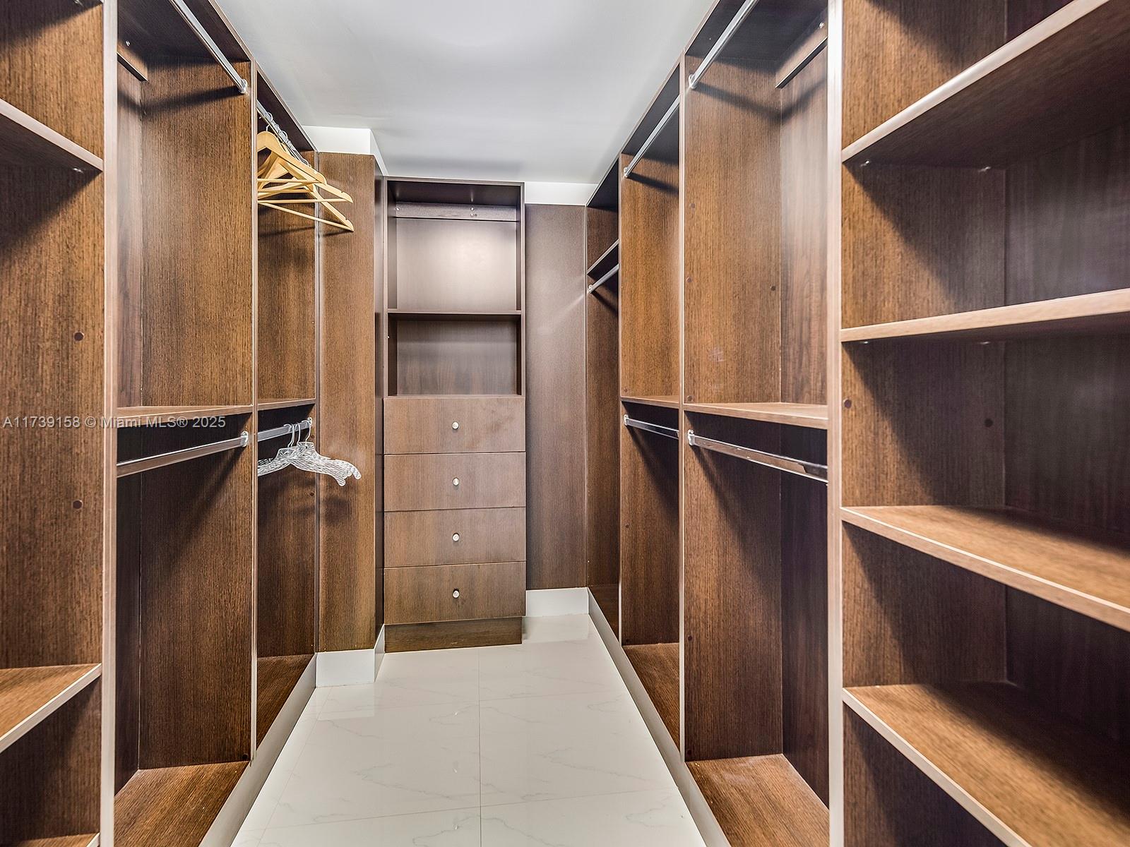6000 Collins Ave # 346