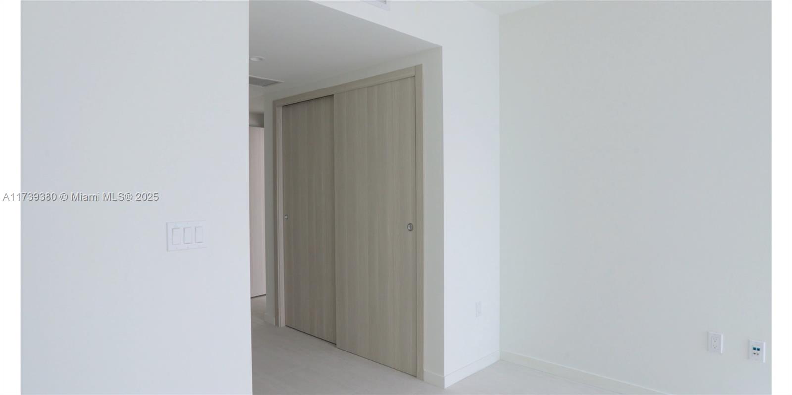 1000 Brickell Plz # 2615