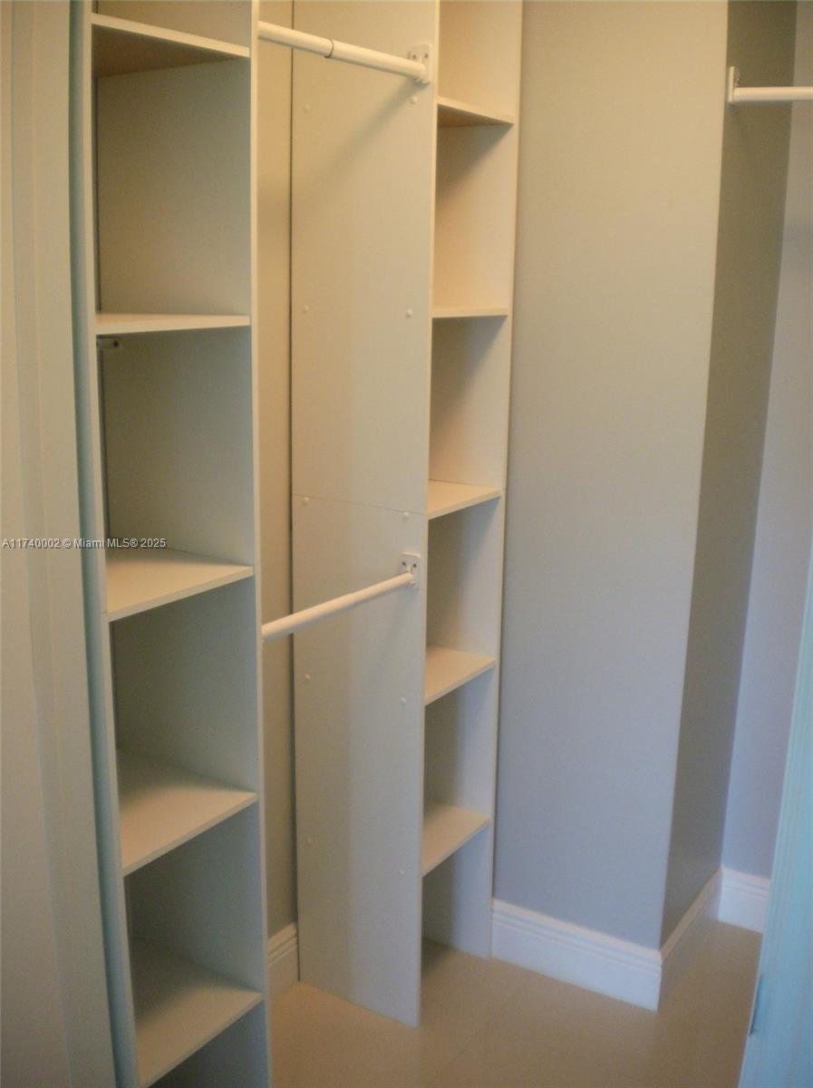 60 SW 13th St # 2414