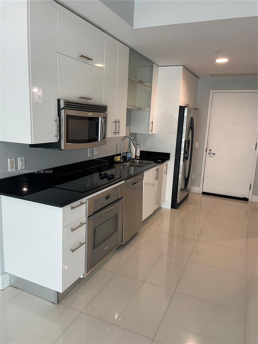 60 SW 13th St # 2414