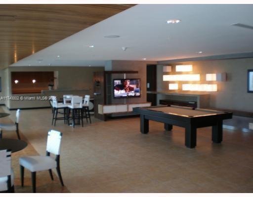 60 SW 13th St # 2414