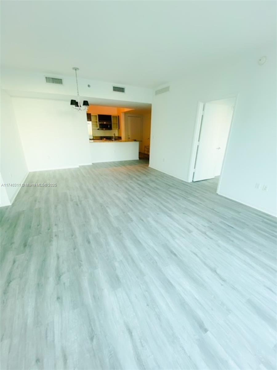 951 Brickell Ave # 3305