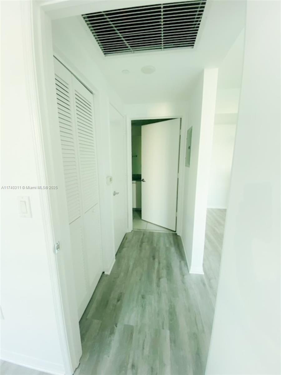 951 Brickell Ave # 3305