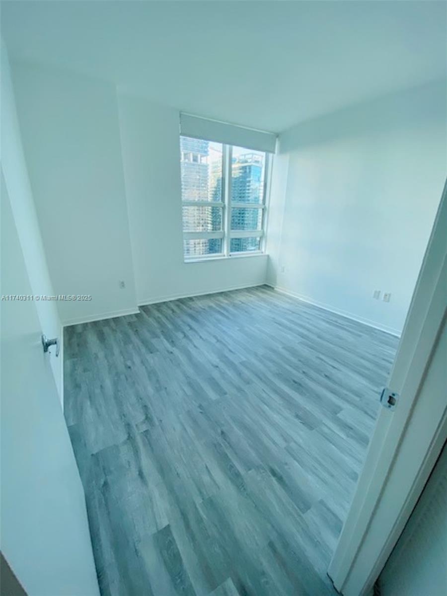951 Brickell Ave # 3305