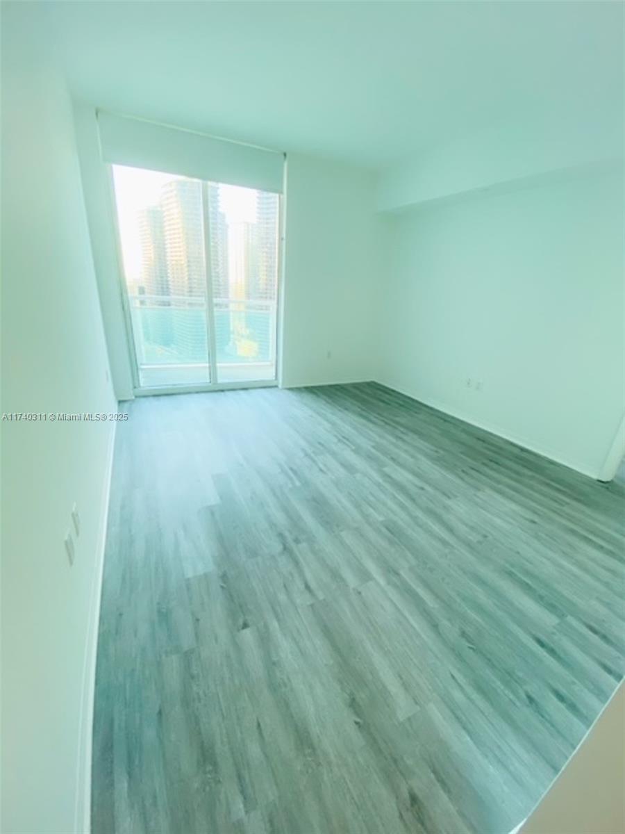 951 Brickell Ave # 3305
