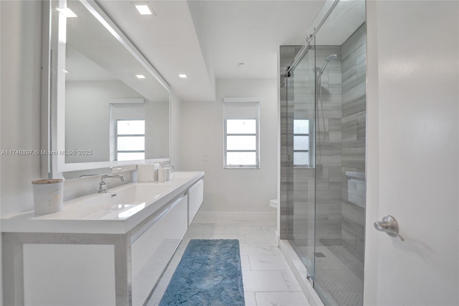 3630 N 55th Ave Unit: -