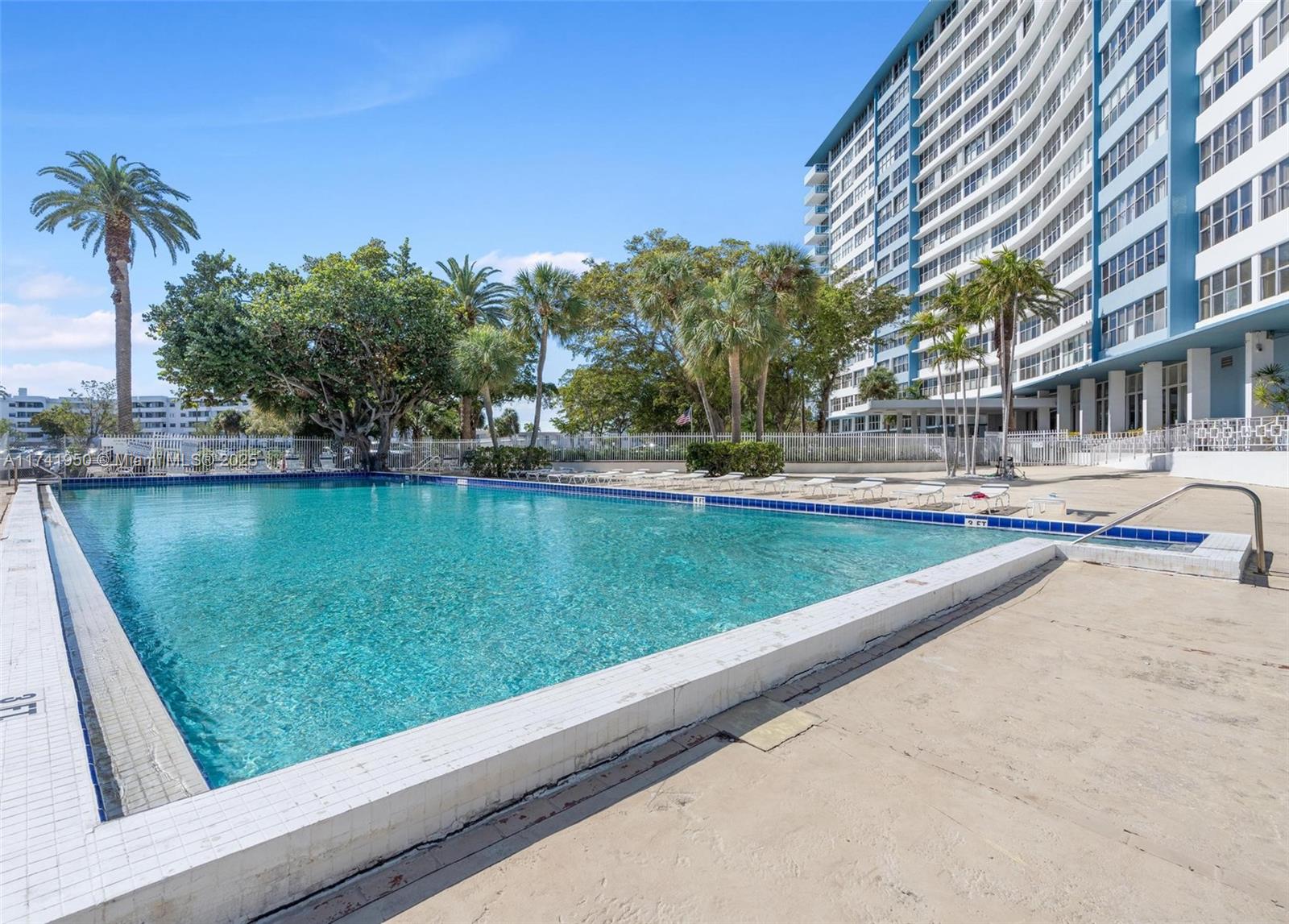 7441 Wayne Ave # 10K