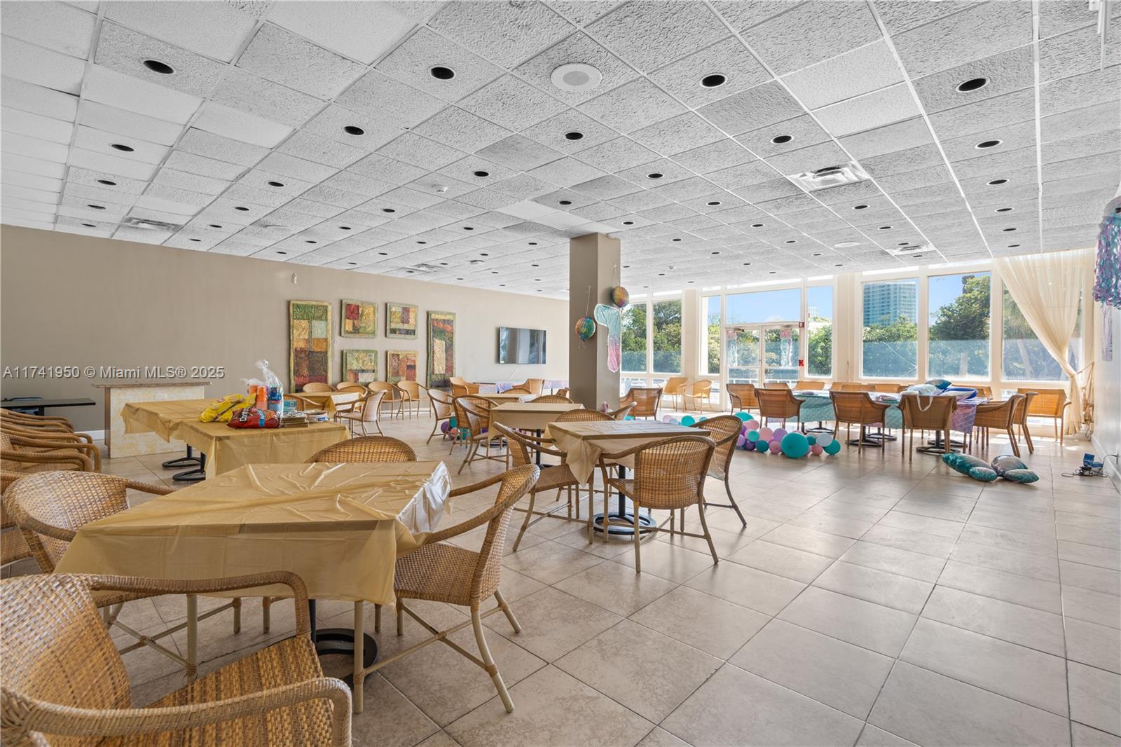 7441 Wayne Ave # 10K