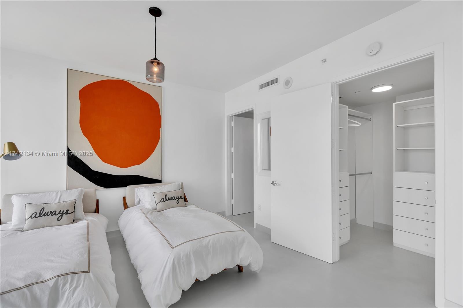 1040 Biscayne Blvd # 2807