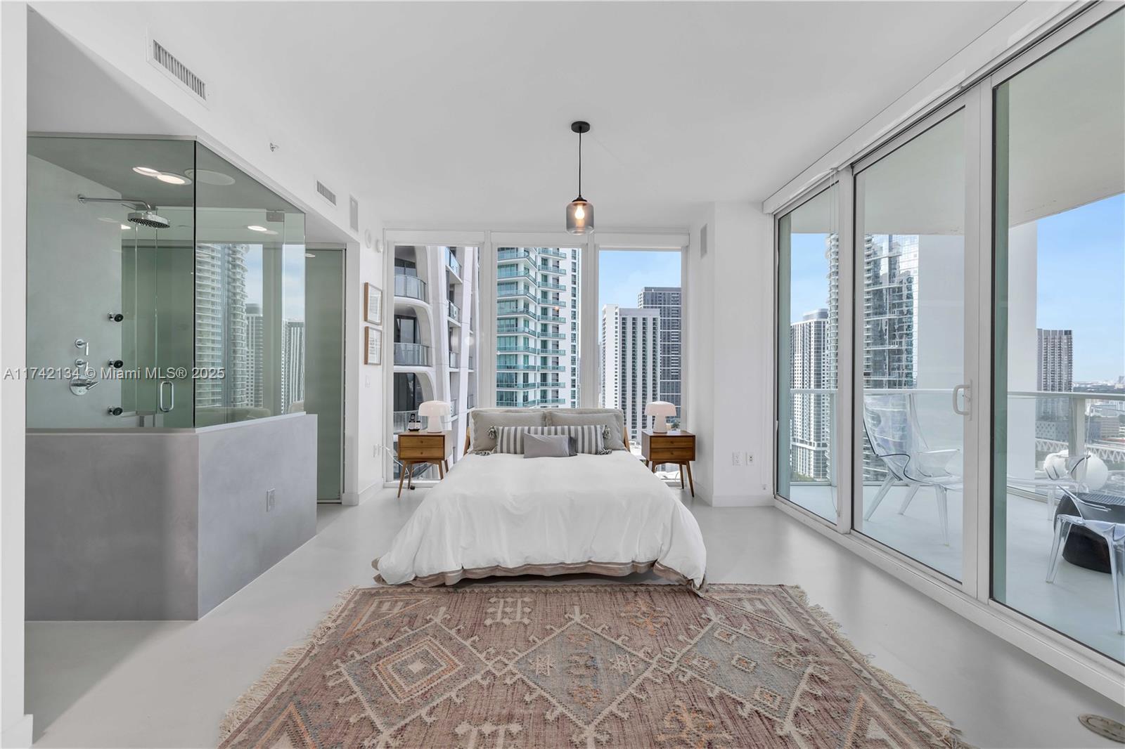 1040 Biscayne Blvd # 2807