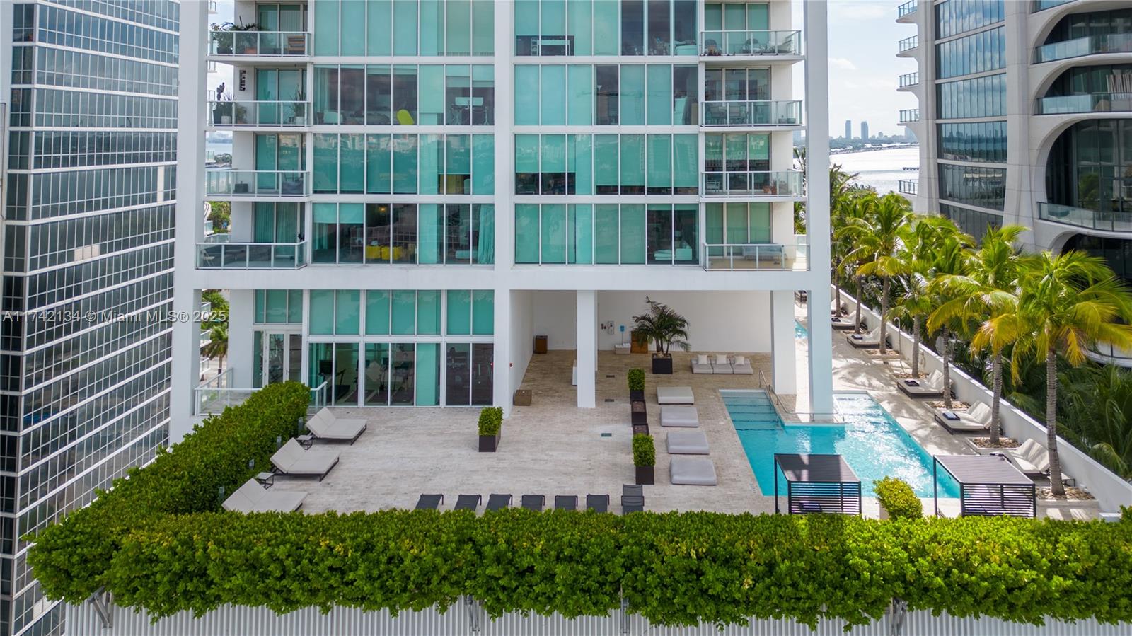 1040 Biscayne Blvd # 2807