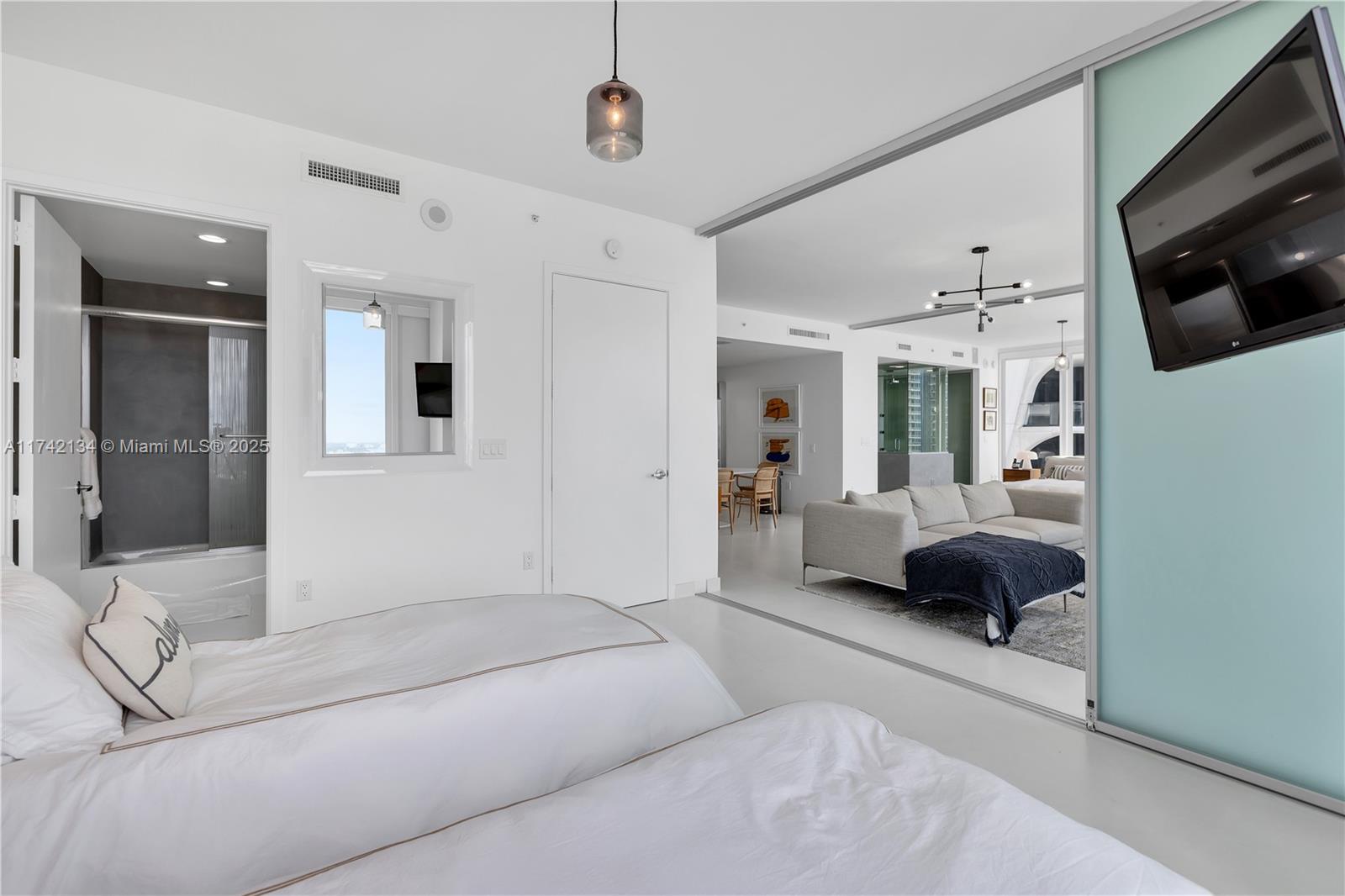 1040 Biscayne Blvd # 2807