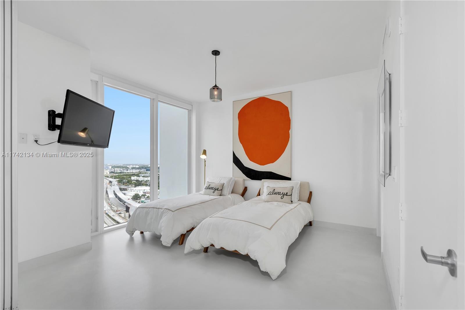 1040 Biscayne Blvd # 2807