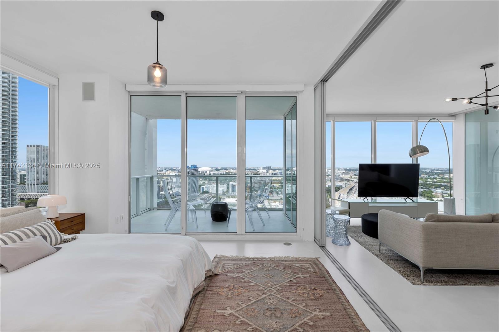 1040 Biscayne Blvd # 2807